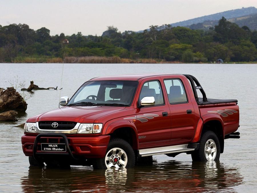  Toyota Hilux 2700i Raider Double Cab 2001 года  (ZA) (фото 4 из 9)